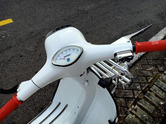 Vespa Super VBC Restored by Guus Motorworks